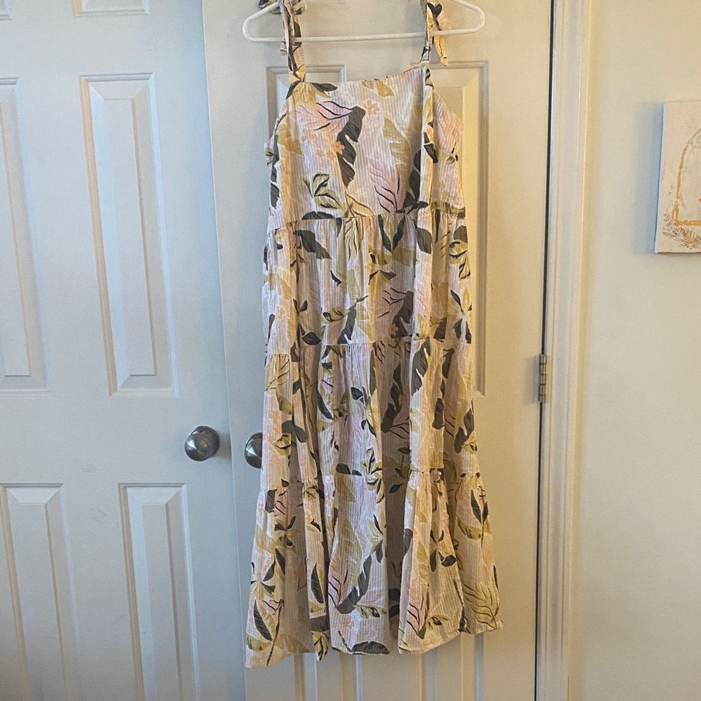 Billabong Floral Maxi Dress Size Medium
